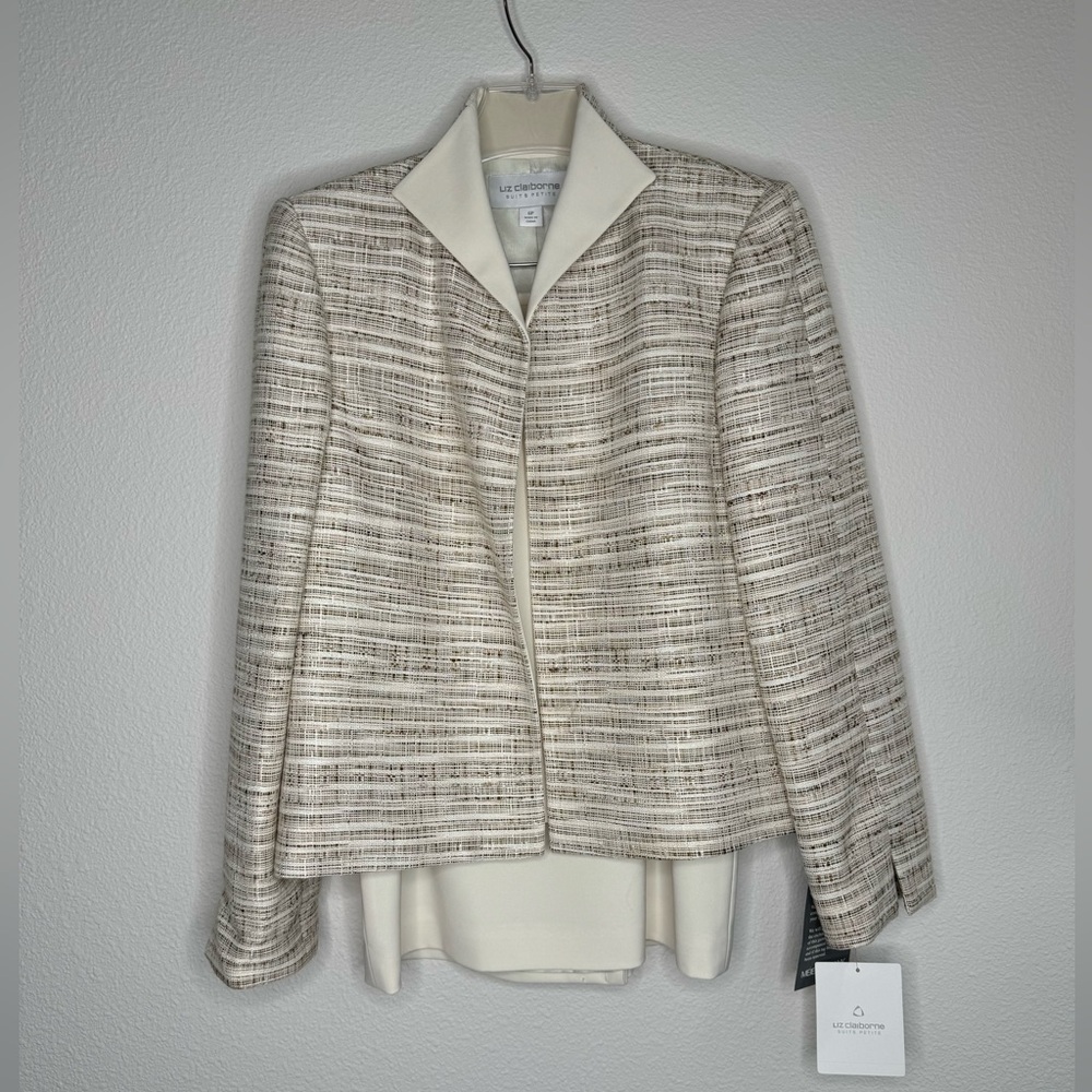 Liz Claiborne 3 piece suit set. Skirt with top and jacket.